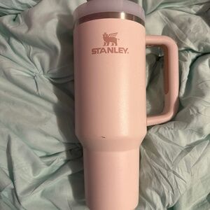 Stanley pink 40 oz a little damaged has a dog print that says Bailey